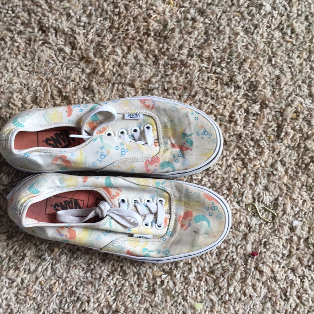 Size 4.5 aerial vans